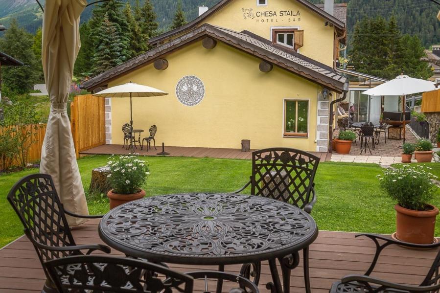 Hotel Chesa Staila La Punt-Chamues-ch Eksteriør bilde